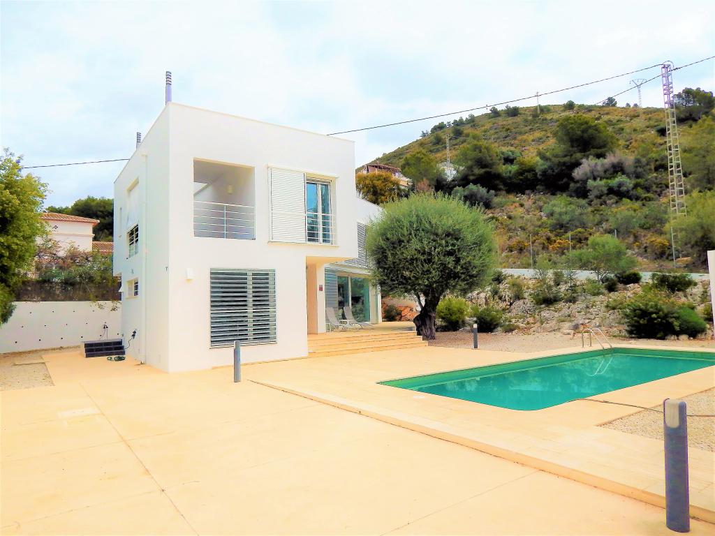 Qlistings Spectacular Modern 5 Bed Villa only 10 mins Walk to El Portet Beach in Moraira image 19