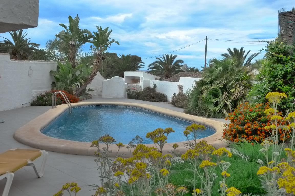 Qlistings 4 bedroom and 4 bathroom villa with Fantastic Seaviews in Pla Del Mar Moraira image 27