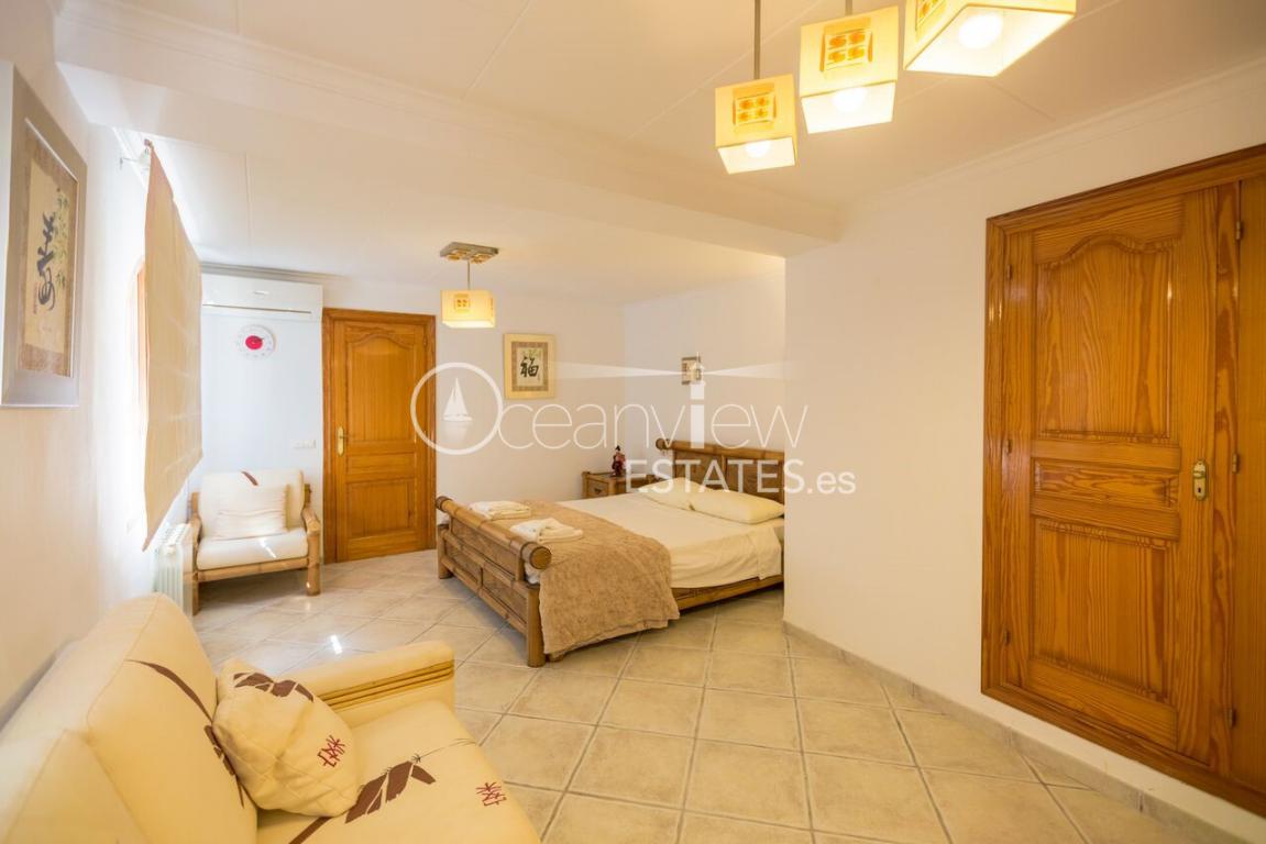 Qlistings Charming 6 bed 6 bath Villa close to El Portet image 3