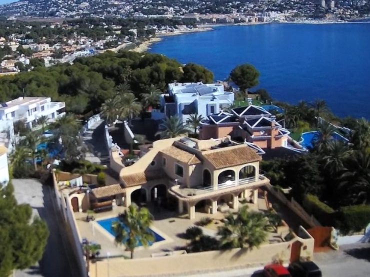 Magnificent 2nd line 4 Bed Villa Located in Cap Blanc with Sea Views Moraira.
