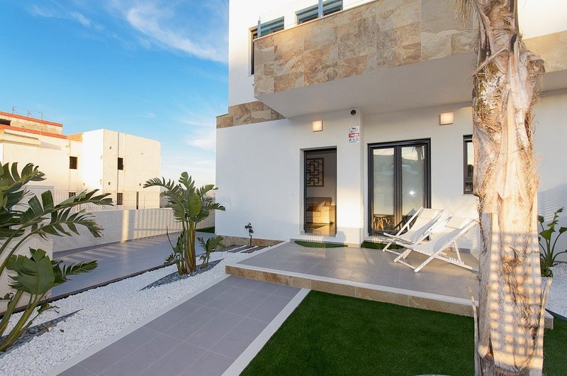 Qlistings Brand New Villa with Sea Views in Polop image 7