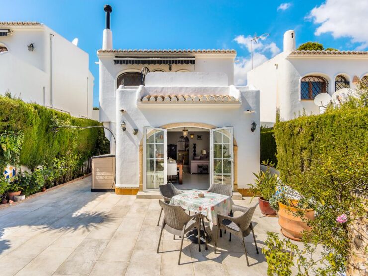 Lovely 2 Bed Villa In A Fantastic Location 200m From the Beach In Moraira    RARE OPPORTUNITY