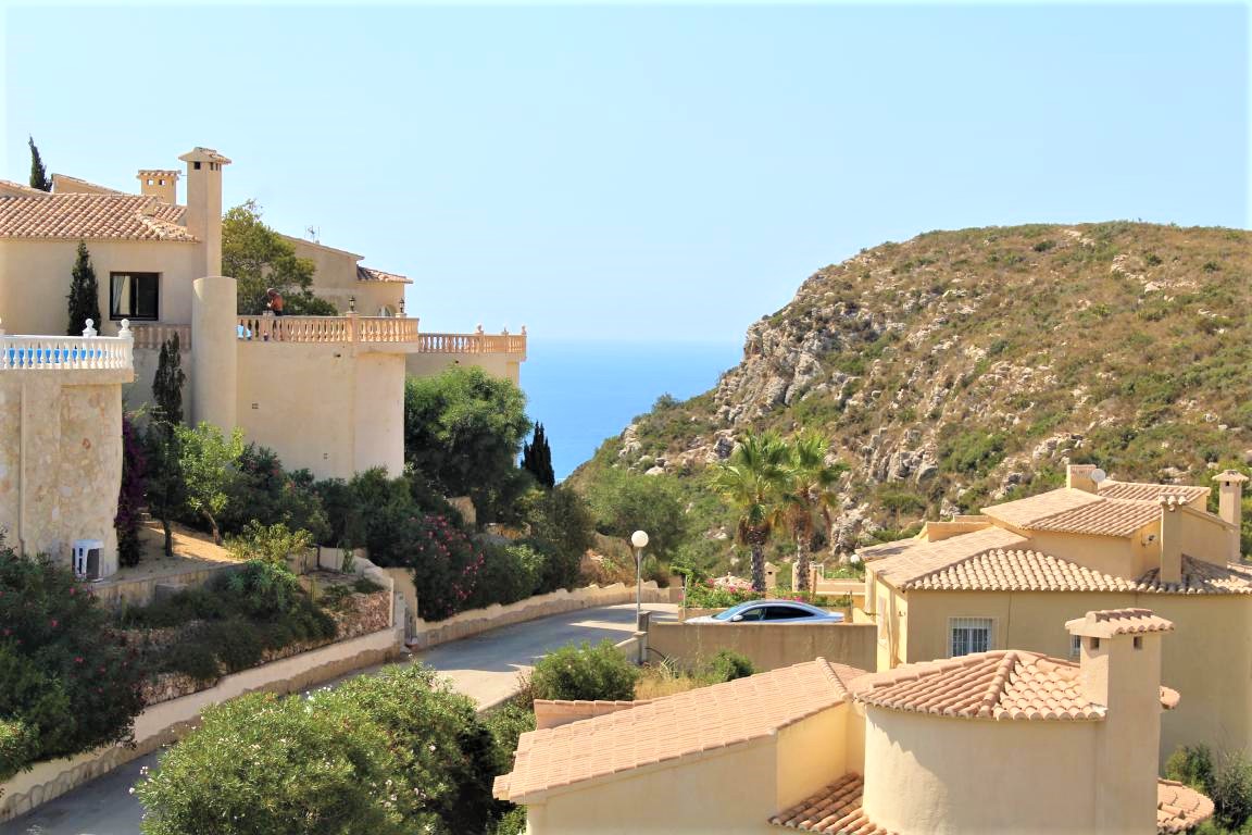 Villa in Cumbre Del Sol 