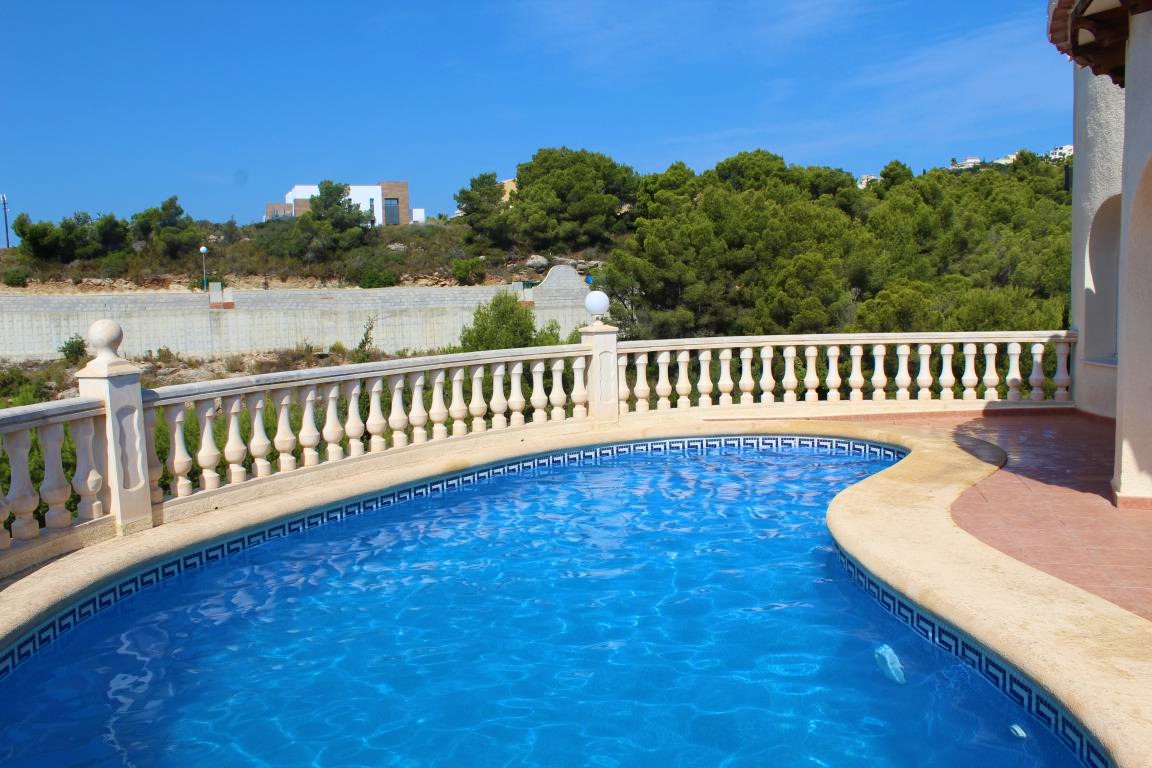 Villa in Cumbre Del Sol 