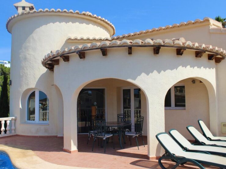 Villa in Cumbre Del Sol 