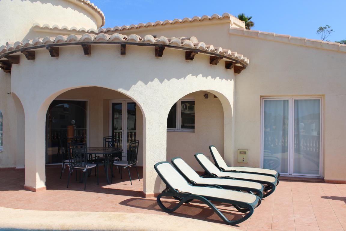 Villa in Cumbre Del Sol 