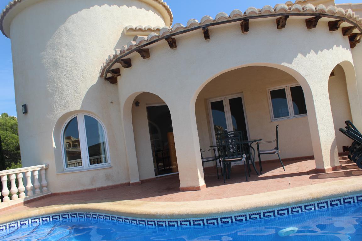 Villa in Cumbre Del Sol 