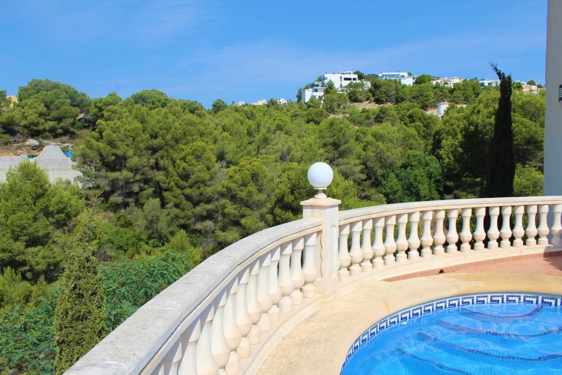 Villa in Cumbre Del Sol 