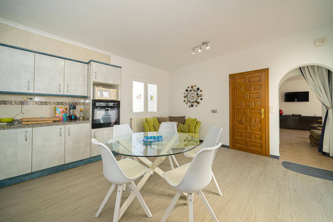 Villa in Cumbre Del Sol 