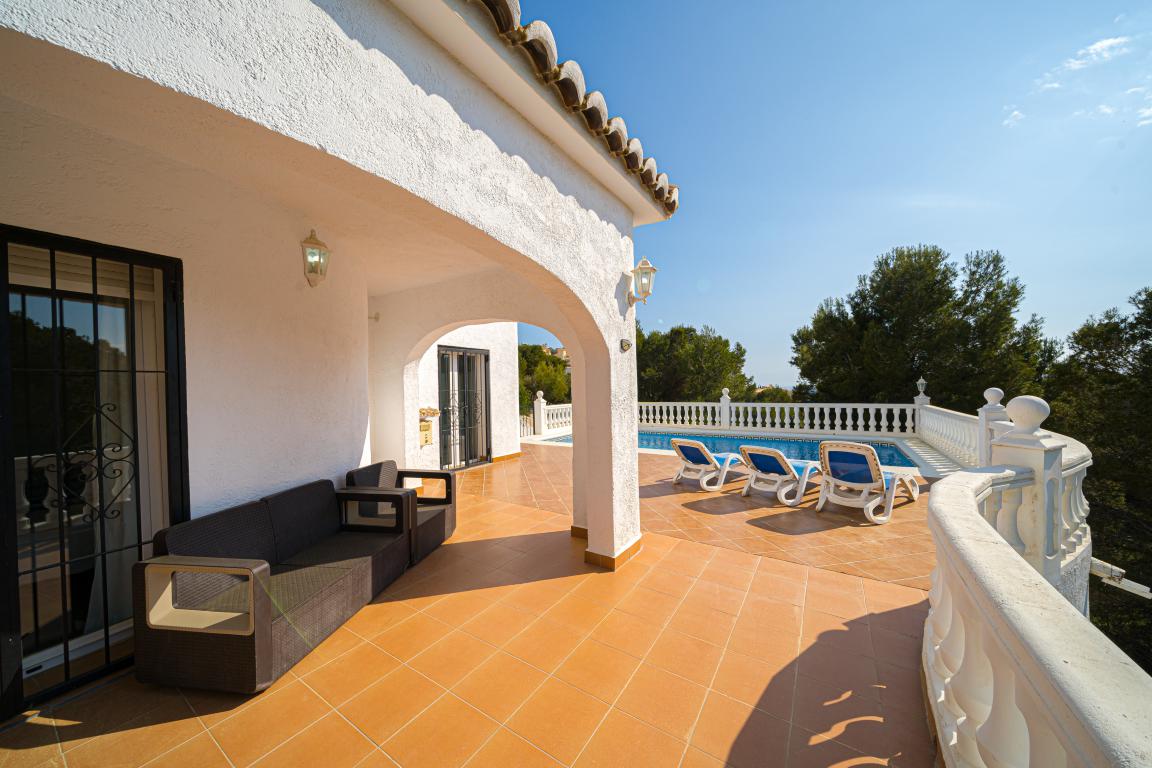 Villa in Cumbre Del Sol 
