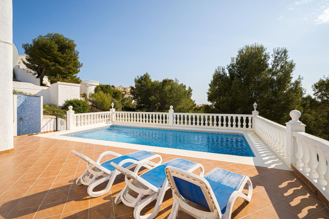 Villa in Cumbre Del Sol 