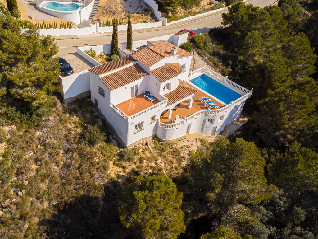Villa in Cumbre Del Sol 