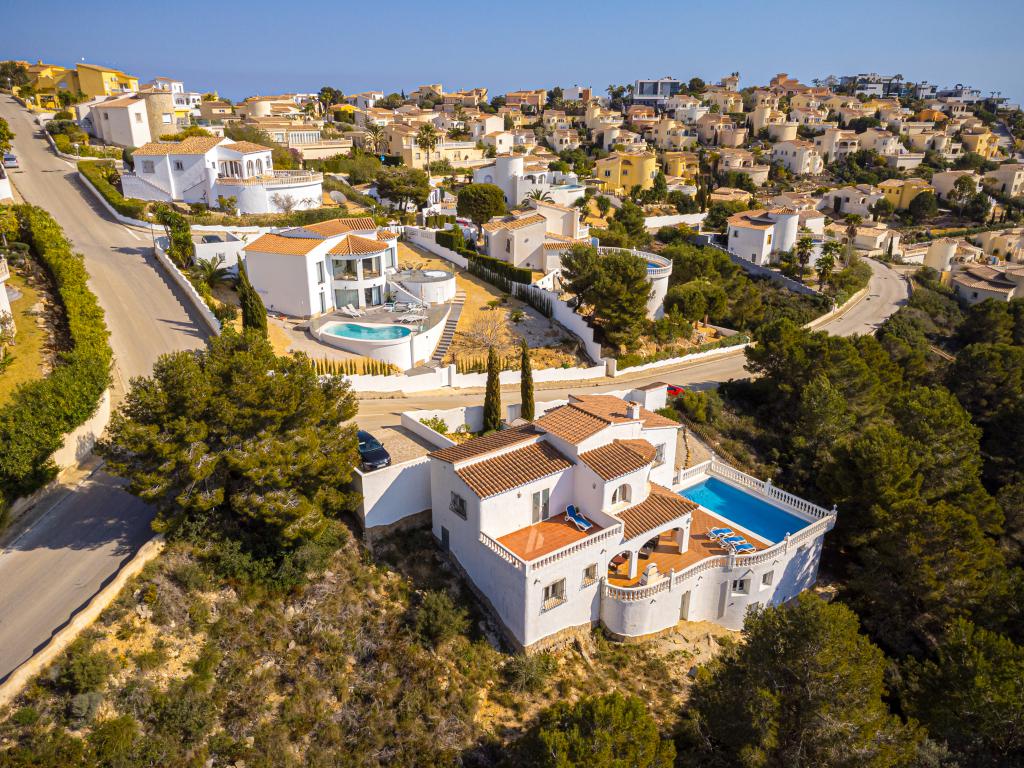 Villa in Cumbre Del Sol 