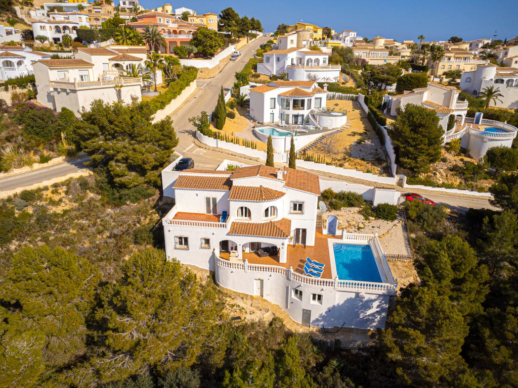 Villa in Cumbre Del Sol 