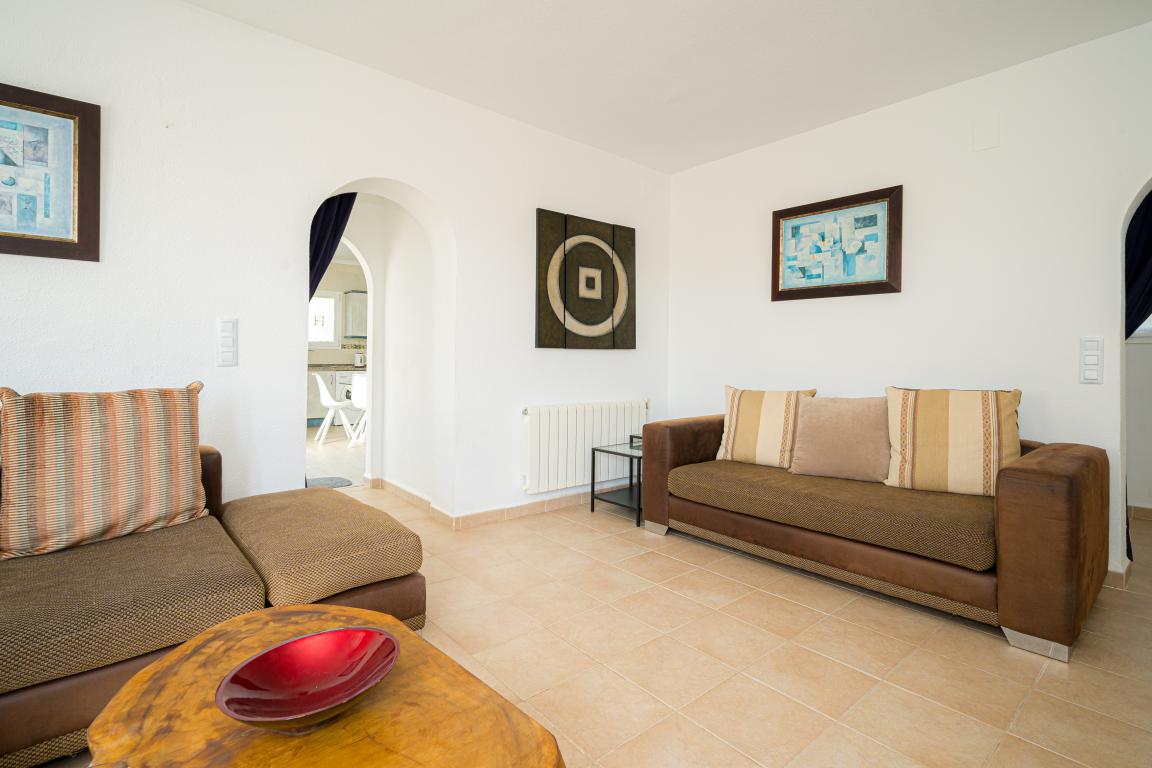 Villa in Cumbre Del Sol 