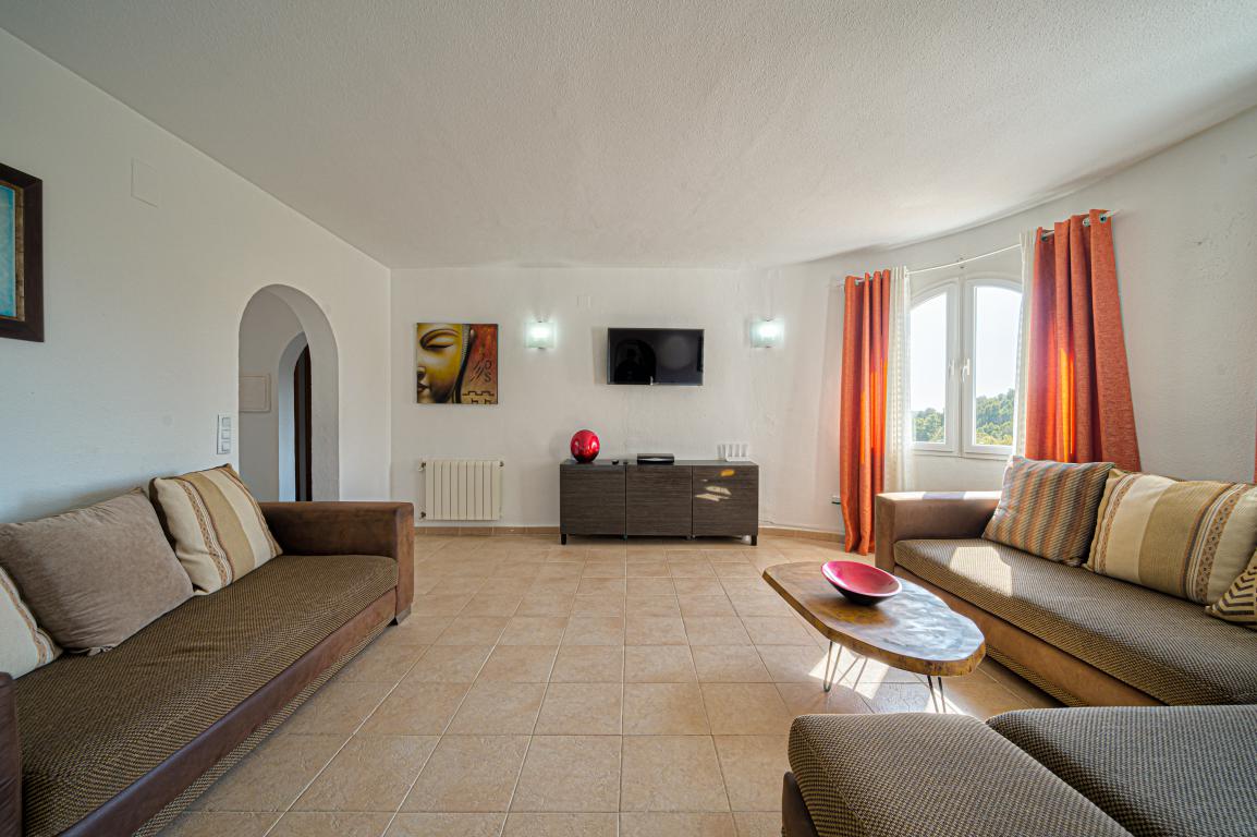 Villa in Cumbre Del Sol 