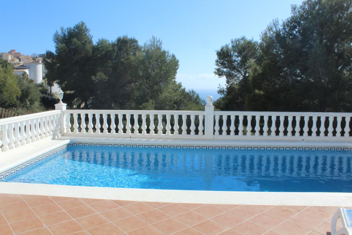 Villa in Cumbre Del Sol 