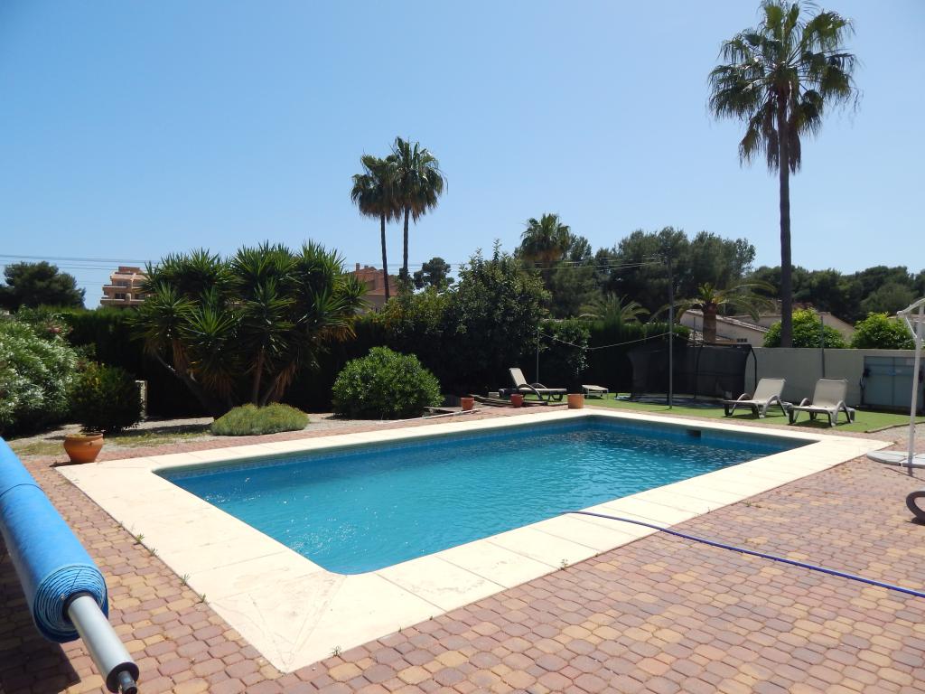Qlistings Very spacious 4 bed villa 10 minute walking distance to the beautiful town of Moraira and its stunning beaches image 20