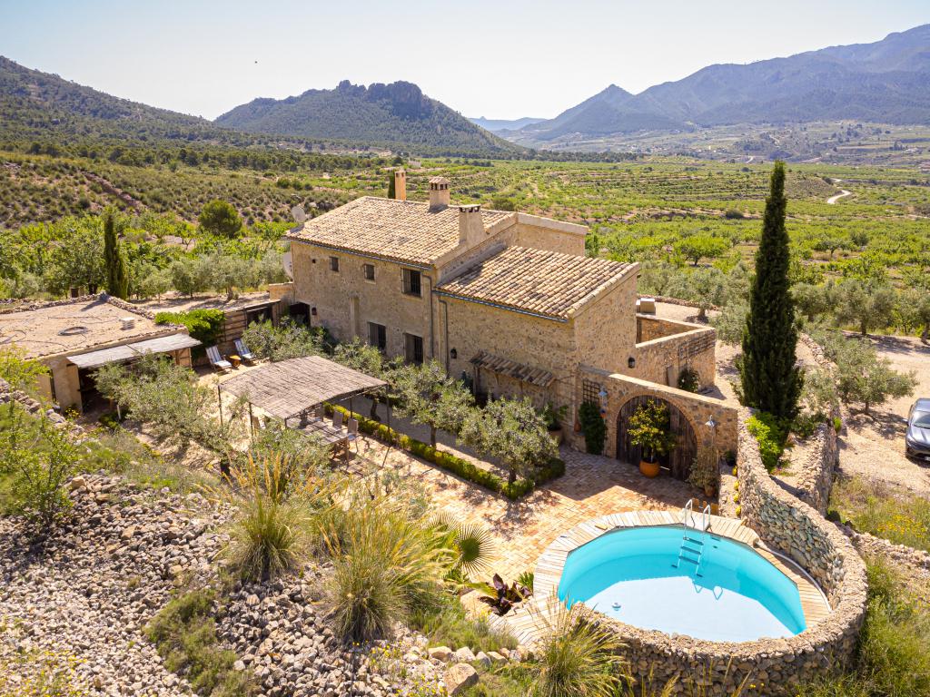 Qlistings LUXURY COUNTRY ESTATE LOCATED IN AN AREA OF PROTECTED OUTSTANDING NATURAL BEAUTY image 64