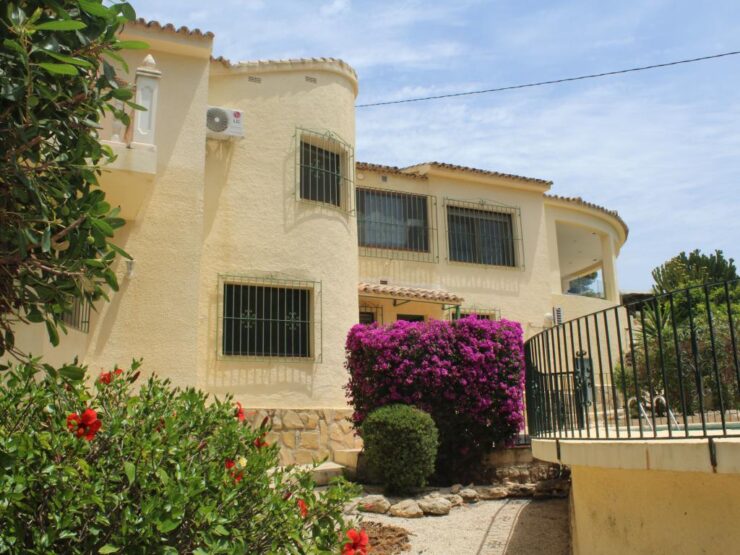 Excellent 7 Bed Villa With Lovely Views In Moraira