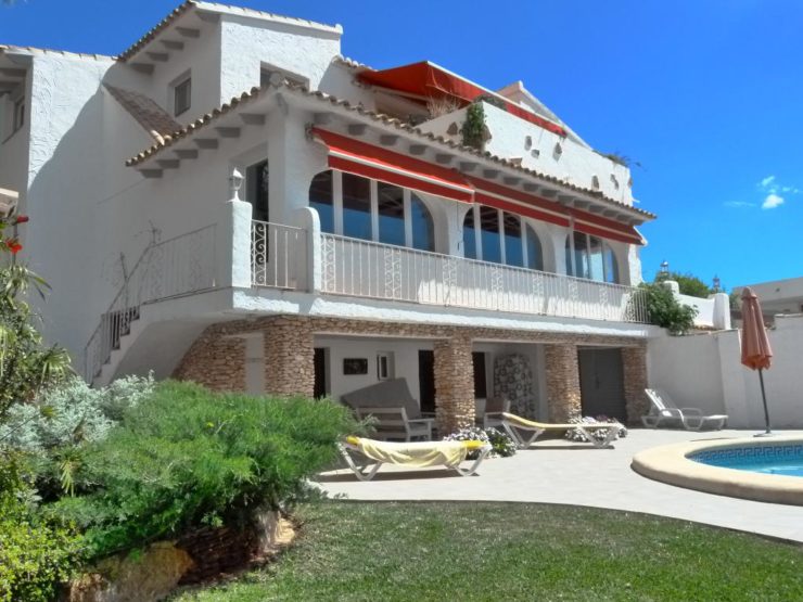 4 bedroom and 4 bathroom villa with Fantastic Seaviews in Pla Del Mar Moraira