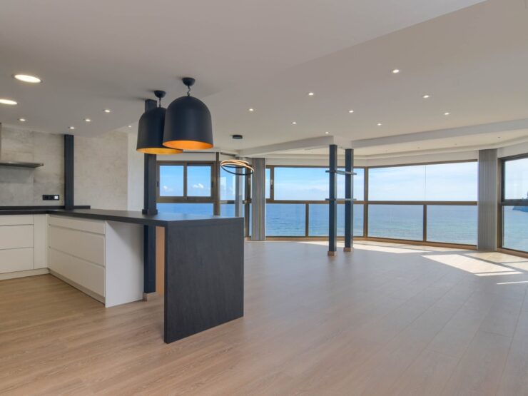 This Amazing 3 Bed Penthouse is First Line To One Of The Best Beaches In Calpe