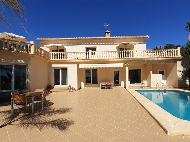 Lovely 6 Bed Villa 3 Km From Moraira With Seaviews