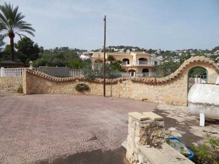 Large building plot of 5,788m2 in Moraira for investment