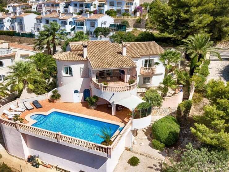 4 bedroom 3 bathroom Traditional Spanish villa for sale in Benitachell