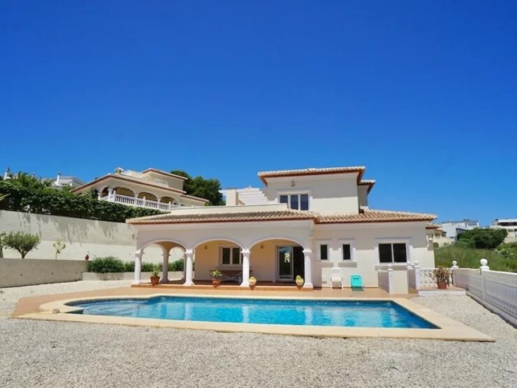 Traditional 5 bedroom 3 bathroom Villa in Moraira