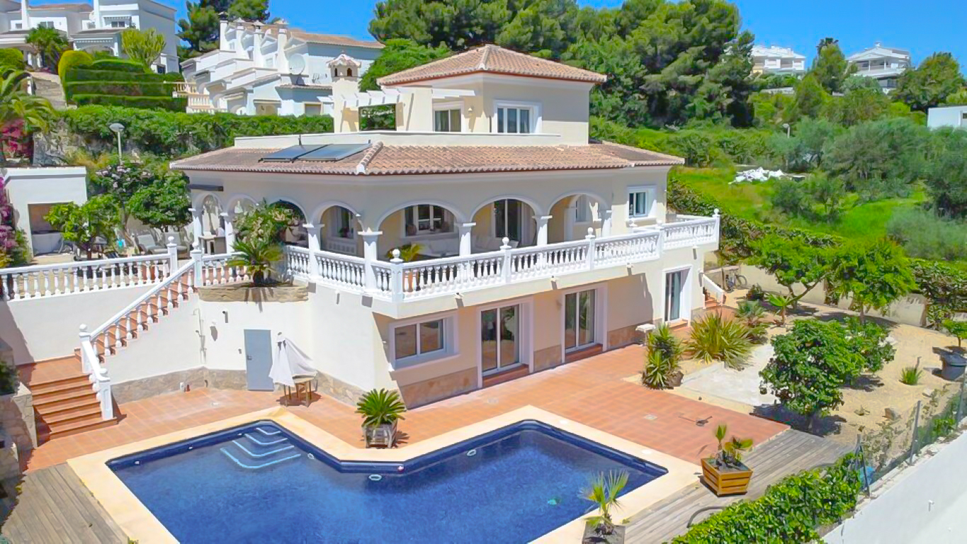 Excellent 4 bedroom 3 bathroom villa in Moraira