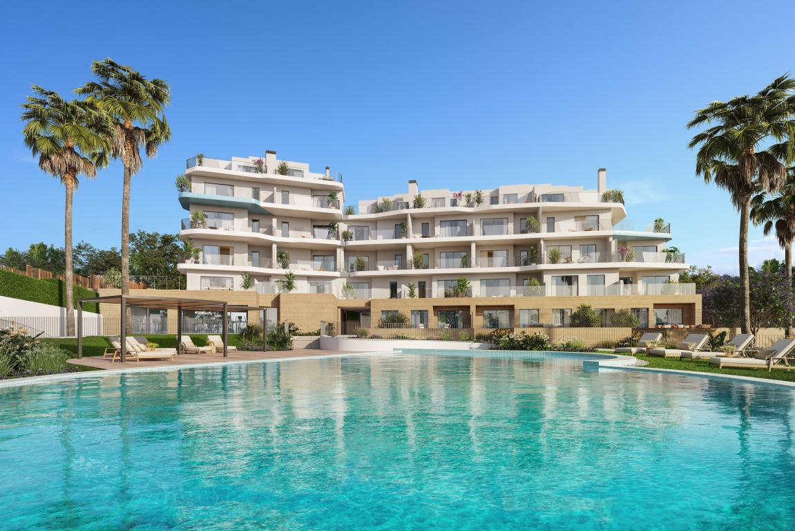 2 bedroom 2 bathroom front line apartments over looking the beach in a ideal location