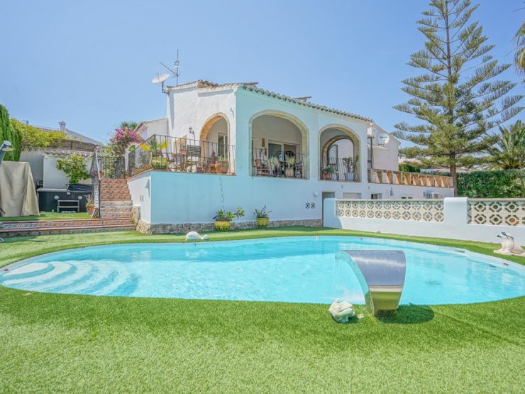 3 bedroom 3 bathroom Traditional villa for sale in Jávea