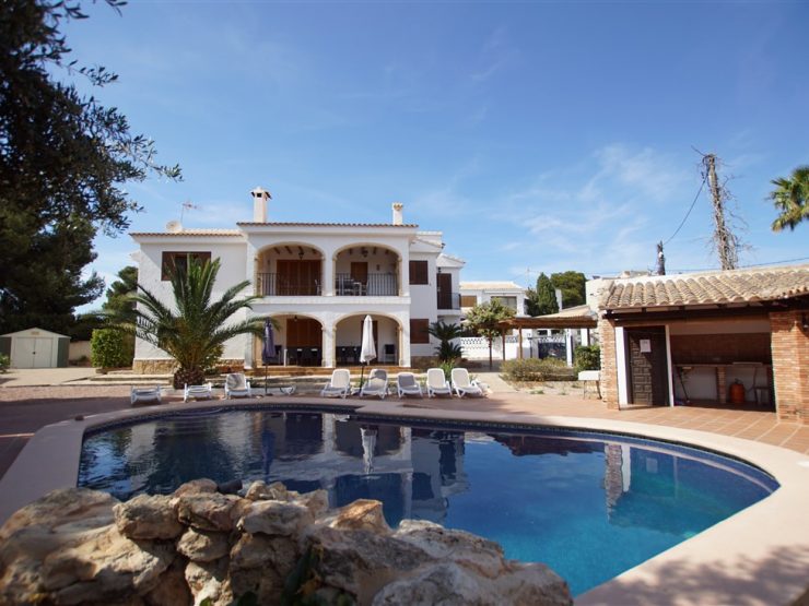 6 bedroom 4 bathroom 300m to the beach Calpe