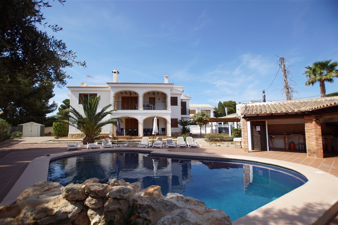 6 bedroom 4 bathroom 300m to the beach Calpe