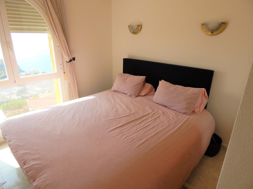 Duplex in Exclusive to Oceanview Estates we bring you this amazing three bedroom 2 bathroom apartment boasting the best sea views on the Costa Blanca. 