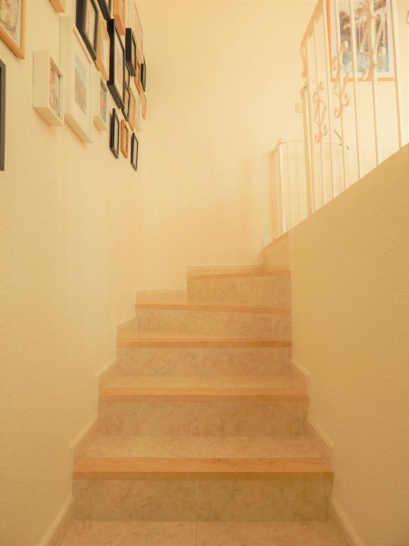 Duplex in Exclusive to Oceanview Estates we bring you this amazing three bedroom 2 bathroom apartment boasting the best sea views on the Costa Blanca. 