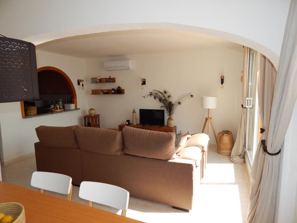Duplex in Exclusive to Oceanview Estates we bring you this amazing three bedroom 2 bathroom apartment boasting the best sea views on the Costa Blanca. 