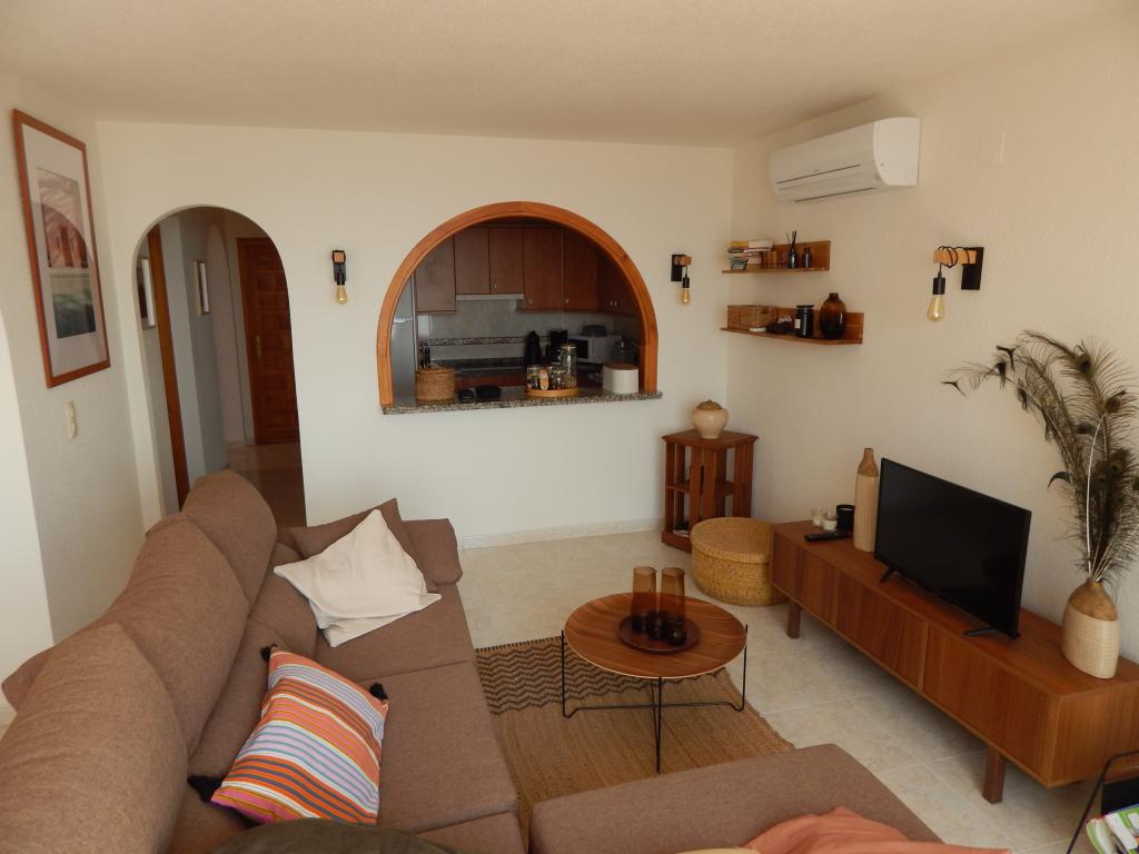 Duplex in Exclusive to Oceanview Estates we bring you this amazing three bedroom 2 bathroom apartment boasting the best sea views on the Costa Blanca. 