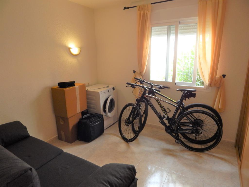 Duplex in Exclusive to Oceanview Estates we bring you this amazing three bedroom 2 bathroom apartment boasting the best sea views on the Costa Blanca. 