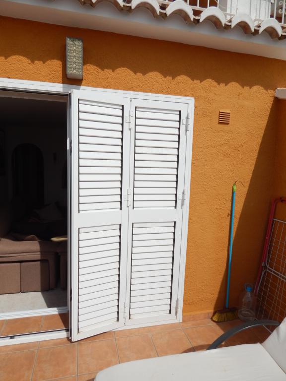 Duplex in Exclusive to Oceanview Estates we bring you this amazing three bedroom 2 bathroom apartment boasting the best sea views on the Costa Blanca. 