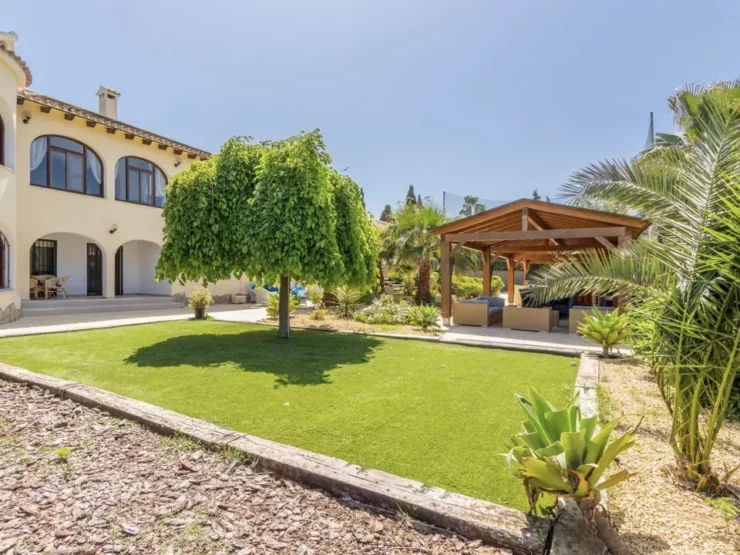 Immense 10 Bedroomed Villa Situated On Javea Golf Course