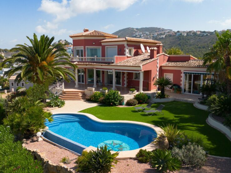 STUNNING 4 BED VILLA WITH BREATHTAKING SEA AND MOUNTAIN VIEWS IN MORAIRA