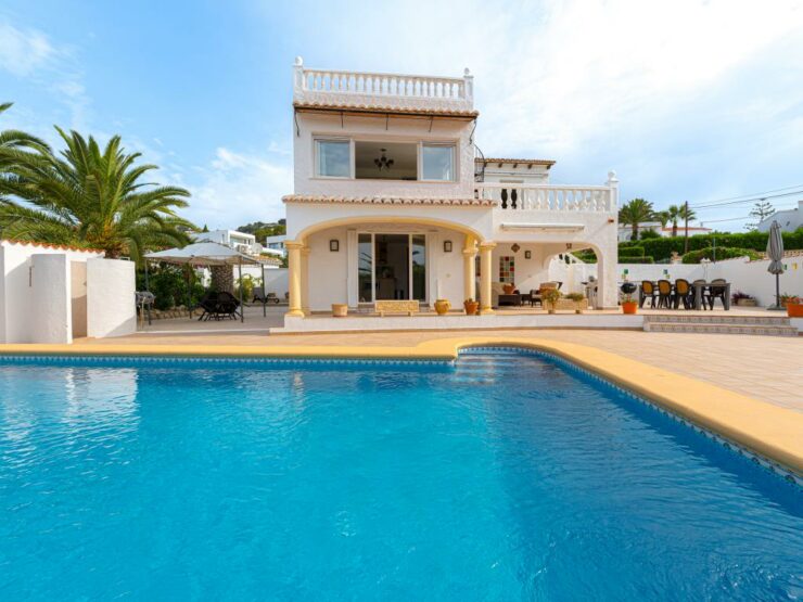 Totally Refurbished 3 Bed 2 Bath Villa On A Flat Plot With Sea Views Close to Moraira