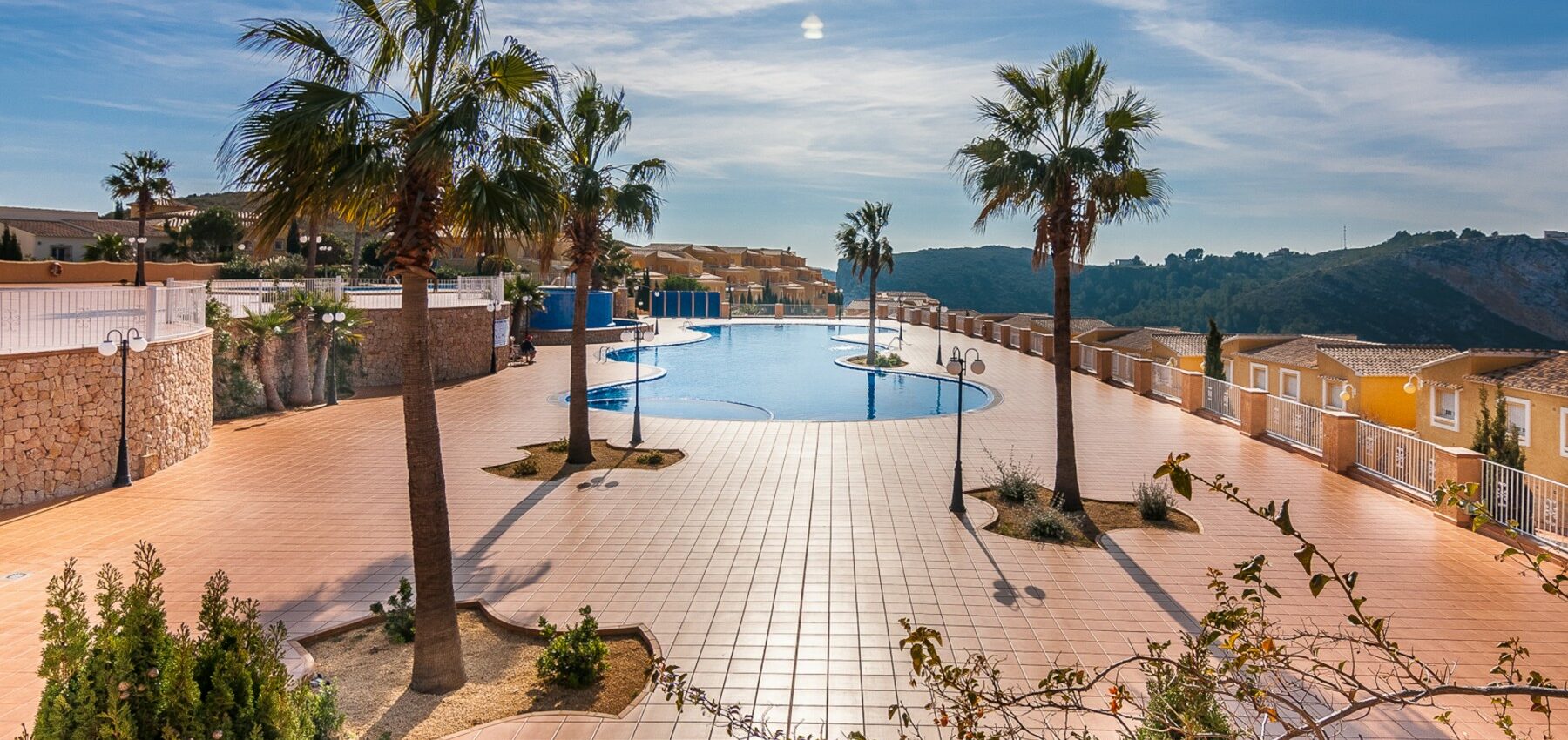 Charming 2-Bed, 1-Bath Apartment Featuring a Private Roof Terrace in Cumbre Del Sol