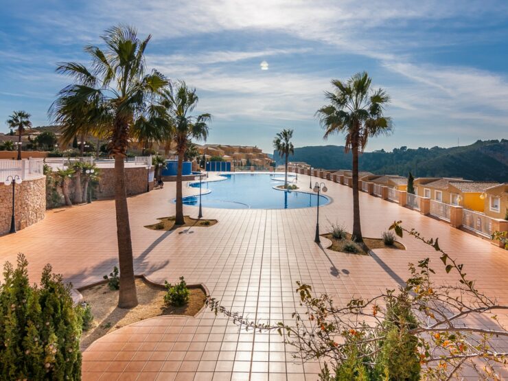 Charming 2-Bed, 1-Bath Apartment Featuring a Private Roof Terrace in Cumbre Del Sol