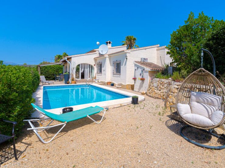 Your Tranquil Mountain-View 3 Bed Villa in Lliber